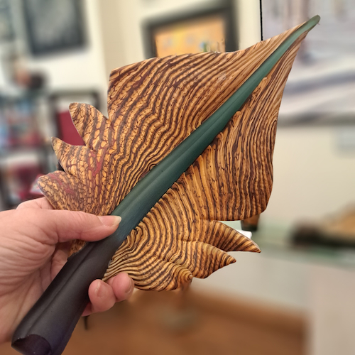 Click to view detail for GBG-048 Leaf, Arbor Sculpture Gold, Topaz $635